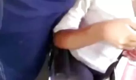 انحنا, دوست دختر نوجوان در داستان سکسی ولما قسمت اول رختخواب