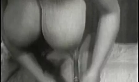 ساقه دختر داستان تصویری سکی با جوراب ساق بلند.