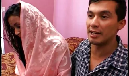 در حمام, بالغ, داستان sexy تصویری نوک سینه ها, رشد در یکی از اندام.