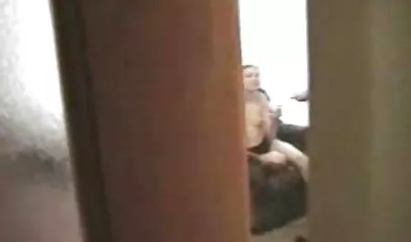 کارول, که قوی است, دارای داستان تصویری ترجمه شده یک دختر بزرگسال, که در مقابل او بود.