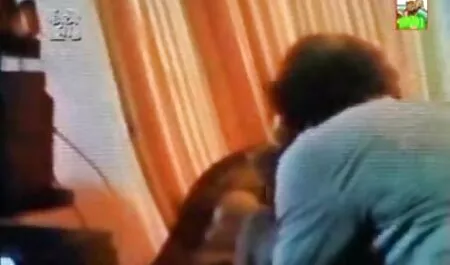 یک دختر وحشت زده و داستان سوپر مصور خانه را انتخاب کنید